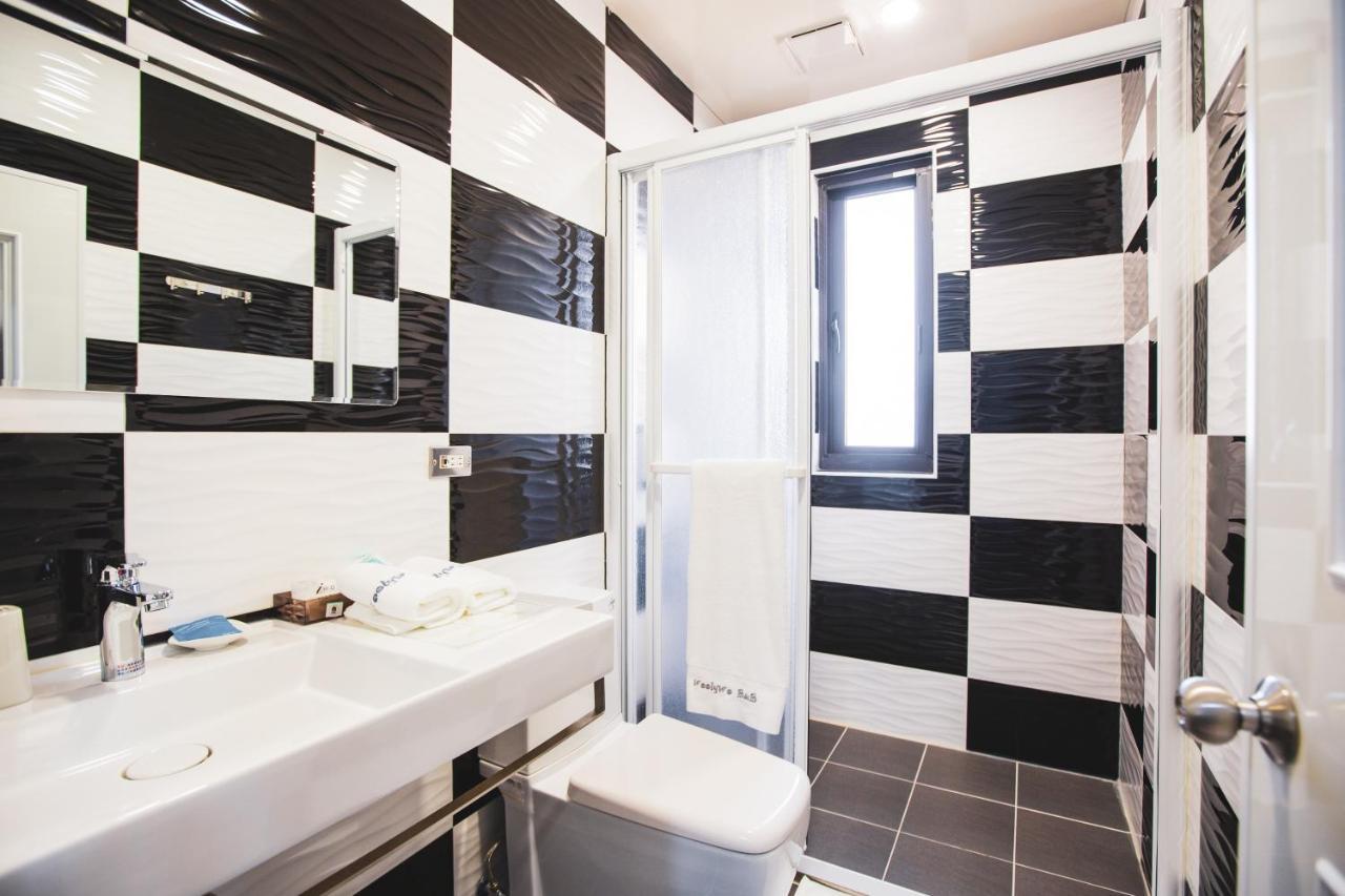 Woolywo B&B Yuli Bagian luar foto